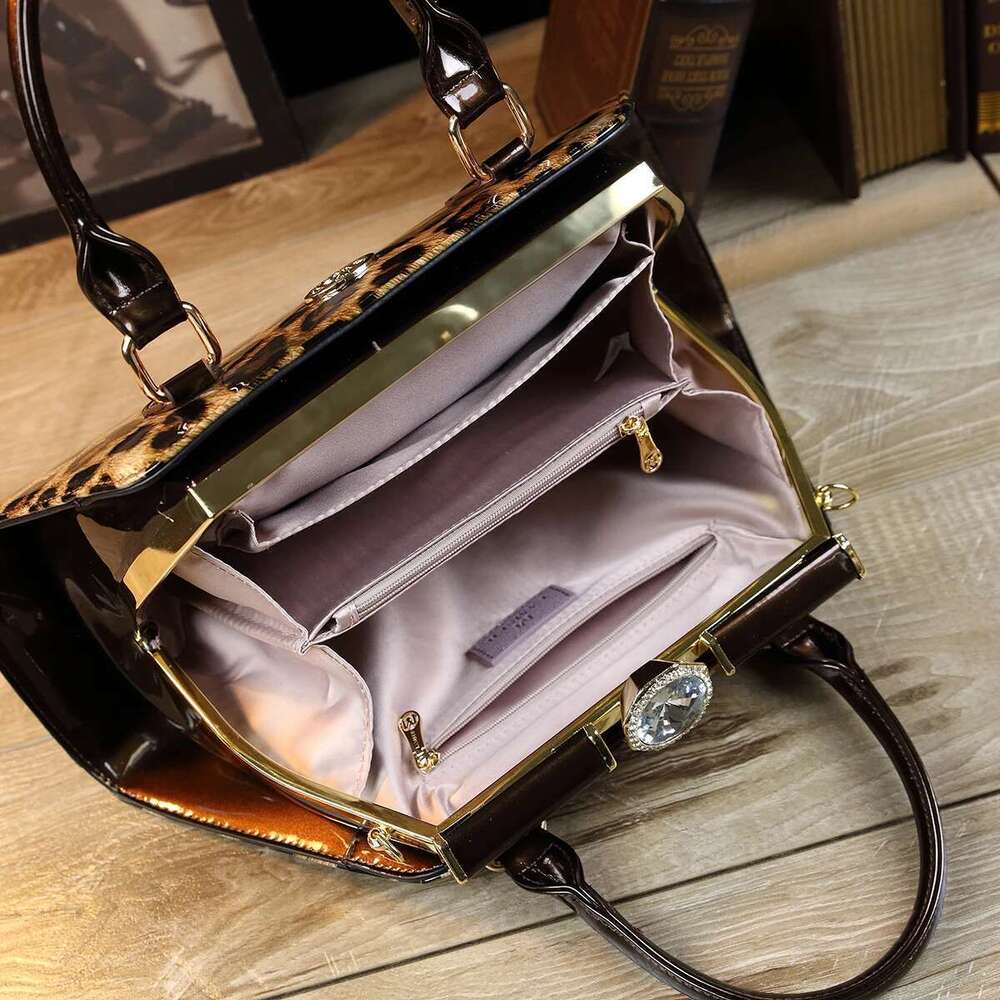 Designer Shoulder Women Phone Pocket Leopard Pattern Diagonal Cross Bag Patent Leather Glossy Retro Versatile Handbag