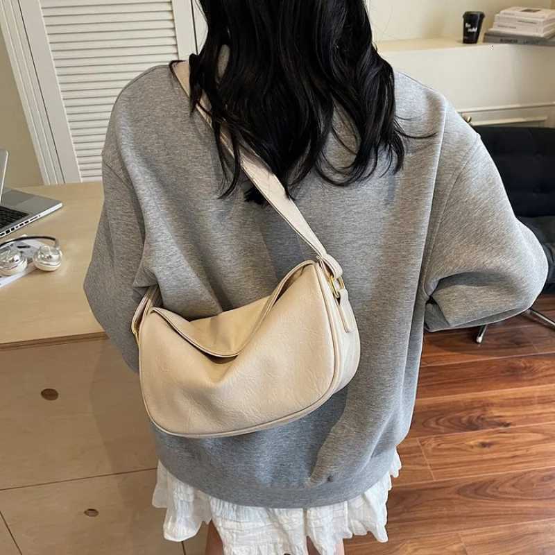 High-End Luxury Brand Ladies Shoulder Bag Leather Elegant Crossbody Famous Designer Stylish Detail Daily Commuter BagW251111