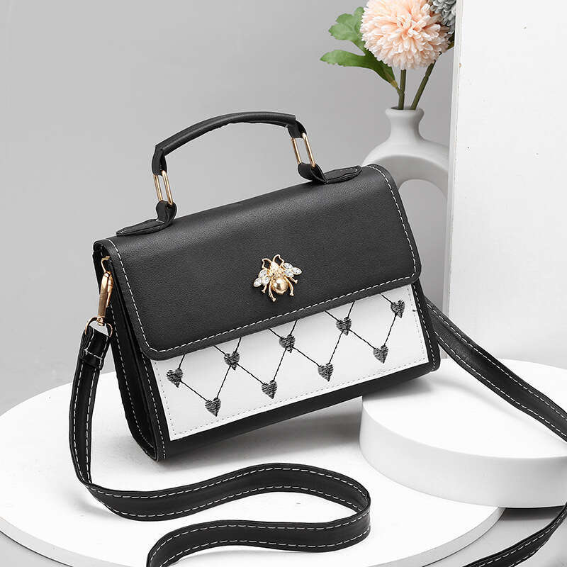 Fashionable Bee Handheld Small in 2020 Popular New Internet Celebrity Korean Version Fashion One Shoulder Crossbody Bag for Women