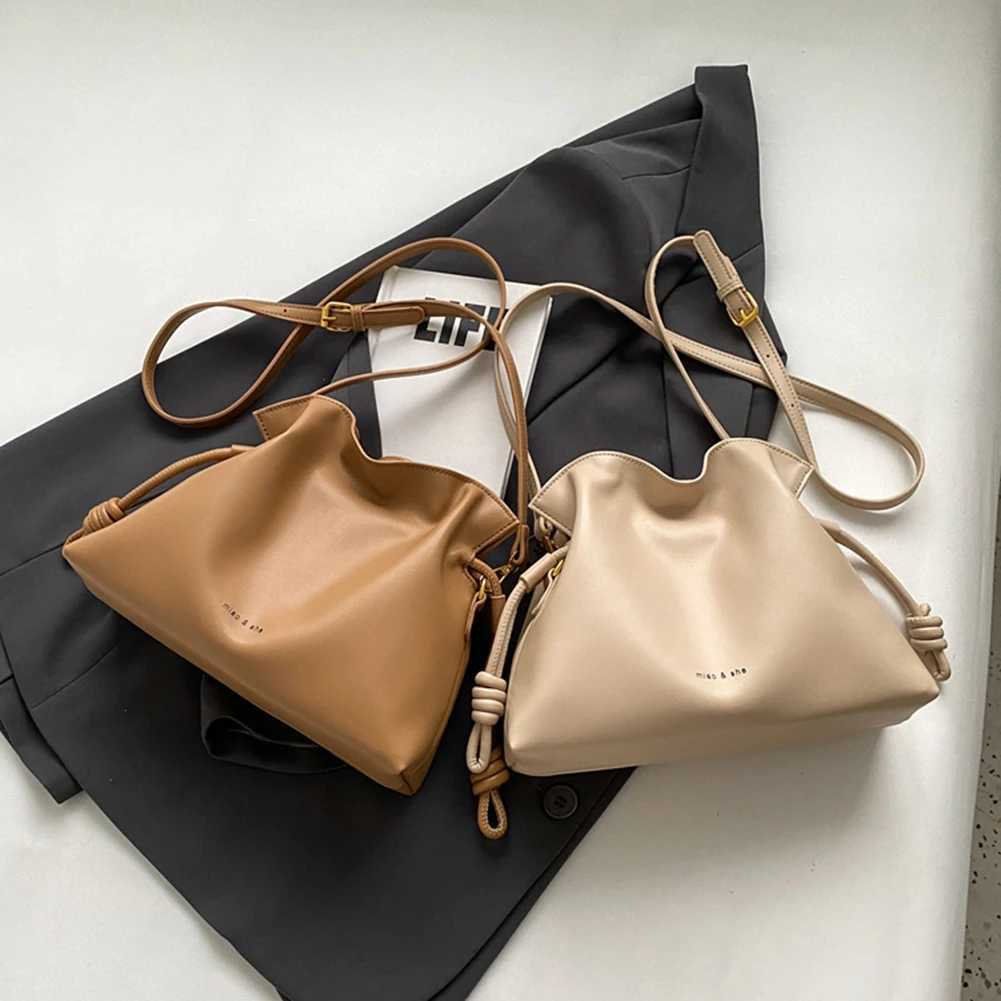 Womens pleated bucket bag solid color PU leather Versatile cross body bag fashion cross body top handbag shopping travel workXJ250412