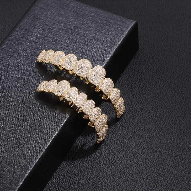 Big Shinning Bling Iced Out Teeth Grizz Hip Hop Top and Bottom Grills Teeth Mouth Punk Teeth Hat Cosplay Party TG134 W250412