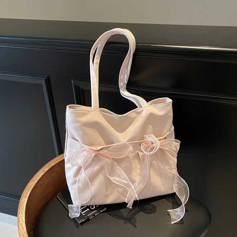 Elegant Designer Paris Fashion Messenger Bag For Women With Vintage Look And Simple Casual CommuterW251111