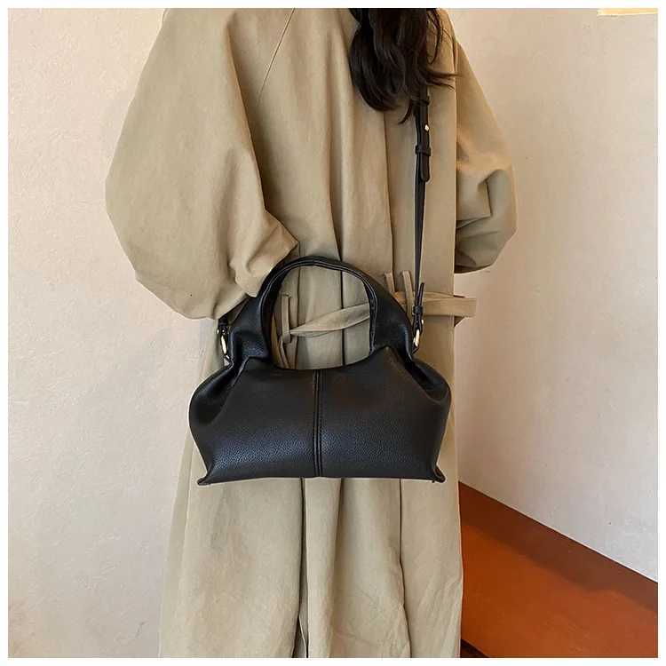 French niche urban simple cloud bag lychee pattern soft leather fashion handbag single shoulder messenger womens bagT2511112