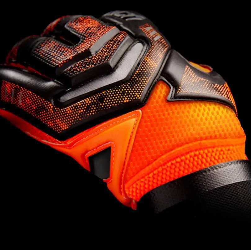 4MM latex goalkeeper gloves with finger protection thick football goalkeeper gloves professional football goalkeeper glovesXJ250412