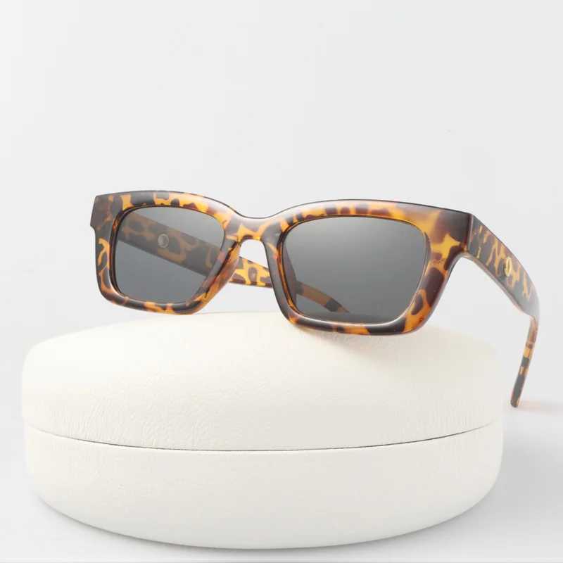 New Square Sunglasses Man Brand Designer Vintage Sun Glasses Male Fashion Multicolor Mirror Small Frame Travel Oculos De Sol Z250411