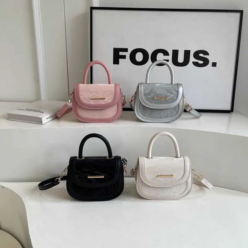 2025 Spring Summer New Womens Semi Circle Handbag Premium Ins Style Saddle Bag Cute Elegant Shoulder Purse for WomenW251112