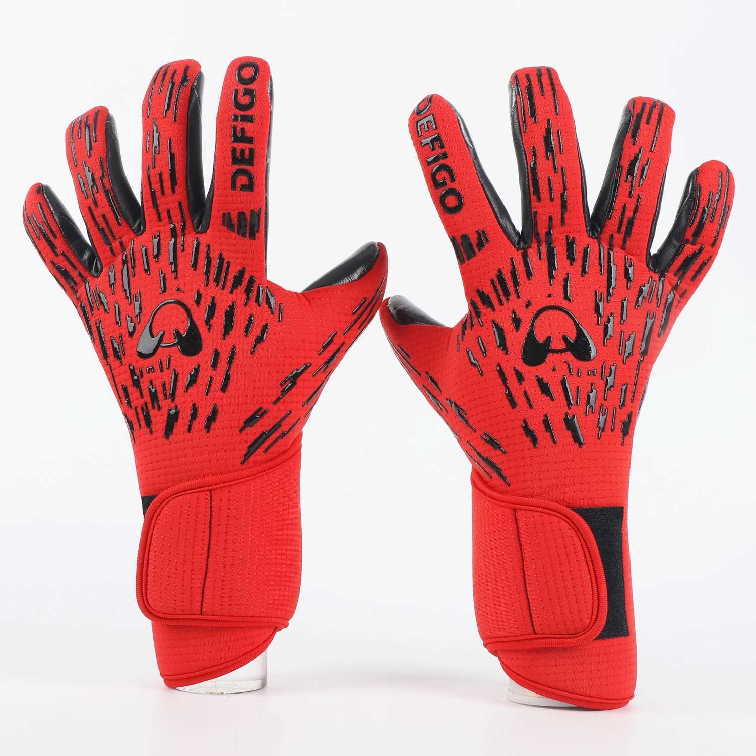 Thick latex goalkeeper gloves for boys and girls professional football training goalkeeper anti slip goalkeeper glovesXJ250412