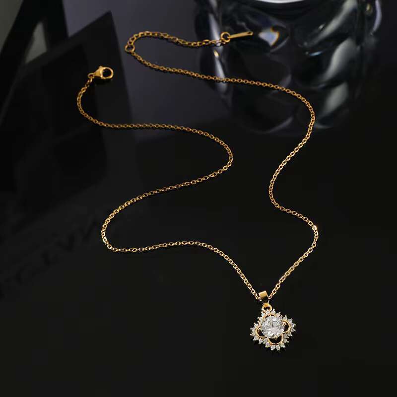 Hot Sale Gold Plated Flower Four Leaf Shining Crystal Moissanite Necklace for Women Girls Charm Luxury Jewelry Gifts