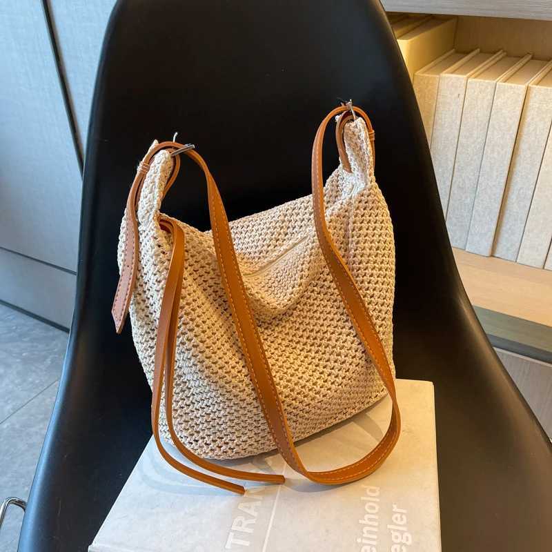 Luxury design Str womens large capacity handbag casual womens shoulder cross body bag solid color womens handbag summer beach walletXJ250412