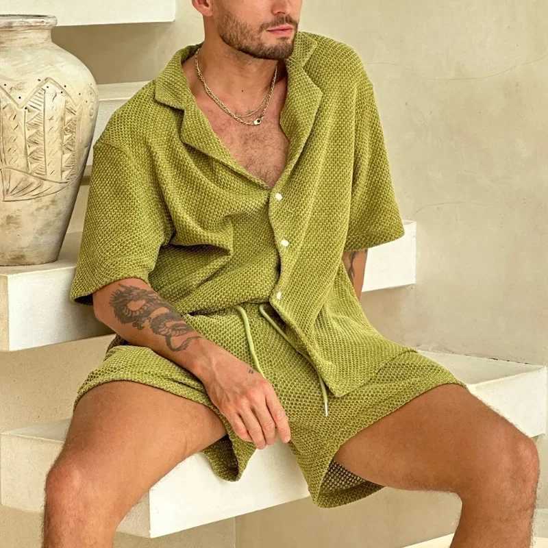 Beach style breathable knitted mens summer casual solid color short sleeved knitted shirt and short sleeved two-piece set mens clothingXJ250412