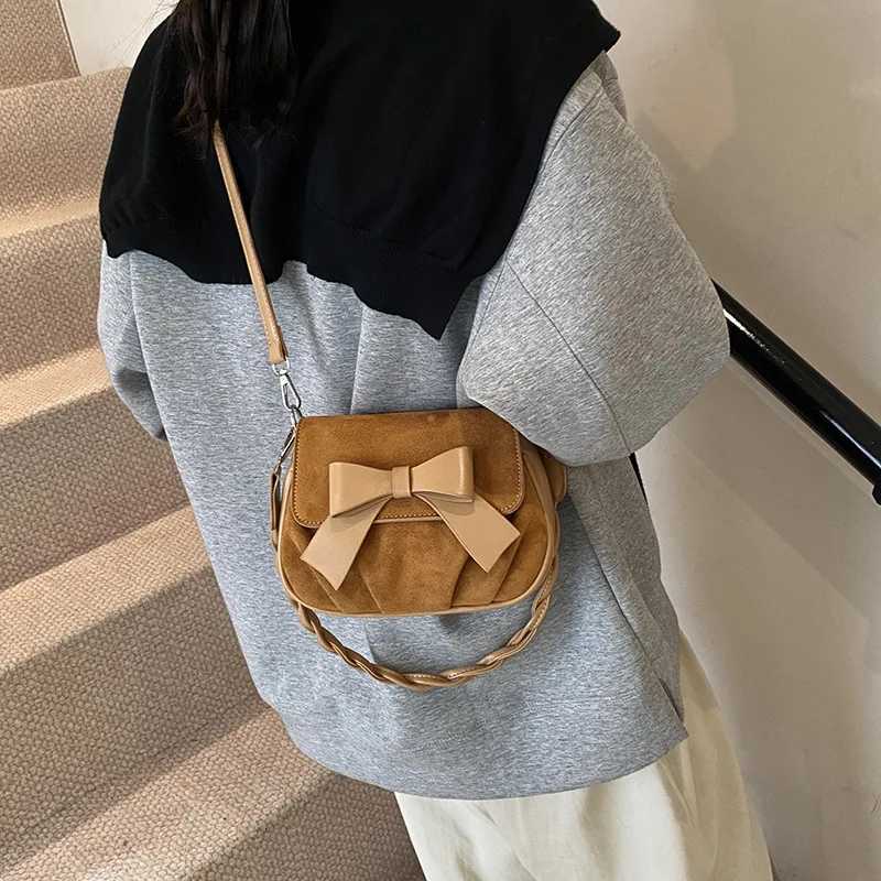 2025 Winter New Womens Retro Bow Square Bag - Fashion Twist Shoulder Strap Underarm Versatile Messenger BagW251111