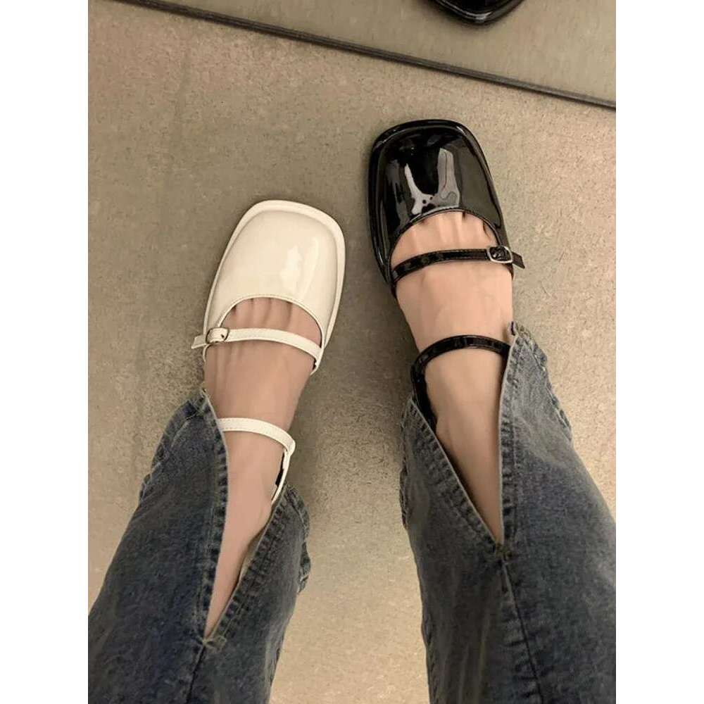 Non-slip Round Toe Sandals Ladies Casual 2023 Summer Hollow Beach Elegant Korean Fashion Party Shoes Woman Design