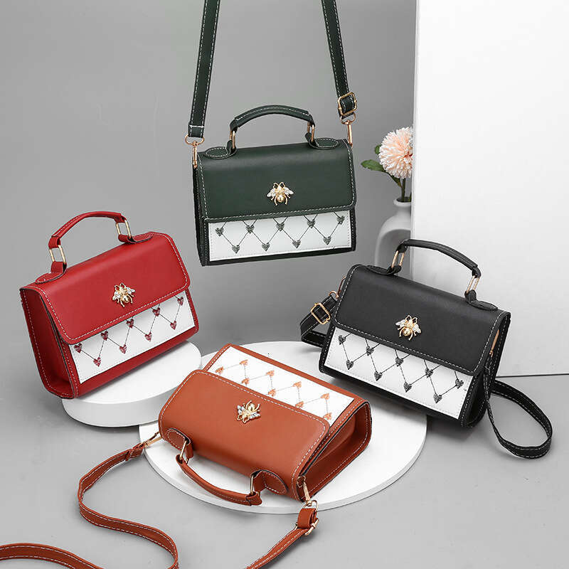 Fashionable Bee Handheld Small in 2020 Popular New Internet Celebrity Korean Version Fashion One Shoulder Crossbody Bag for Women
