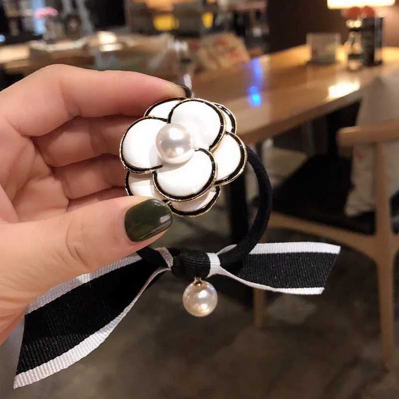 Camellia Hairloop Womens Hair Luxury Jewelry Womens Hair Rings Girls Pearl Hair Accessories Womens Hair Jewelry Y2504012