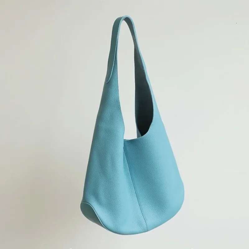 Fashion Popular Cool Totes For Women High-Capacity Cowhide Shoulder 2025 Chic Designed Genuine Leather Underarm Bag
