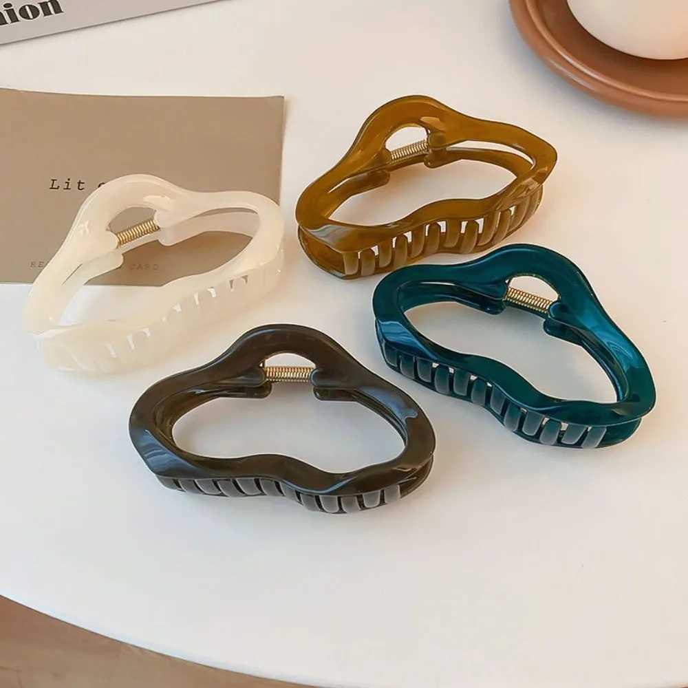 Elegant cloud hollow hair clip womens jelly acrylic hair clip plastic irregular barrel hair clip Y2504012