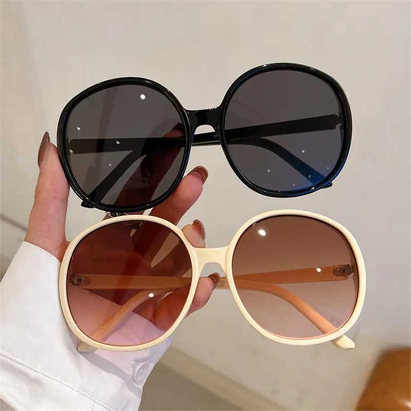 Luxury Brand Designer Round Sunglasses Women For Men 2023 Vintage Fashion Sun Glasses Trendy Punk Oversized Big Frame ShadesC250411