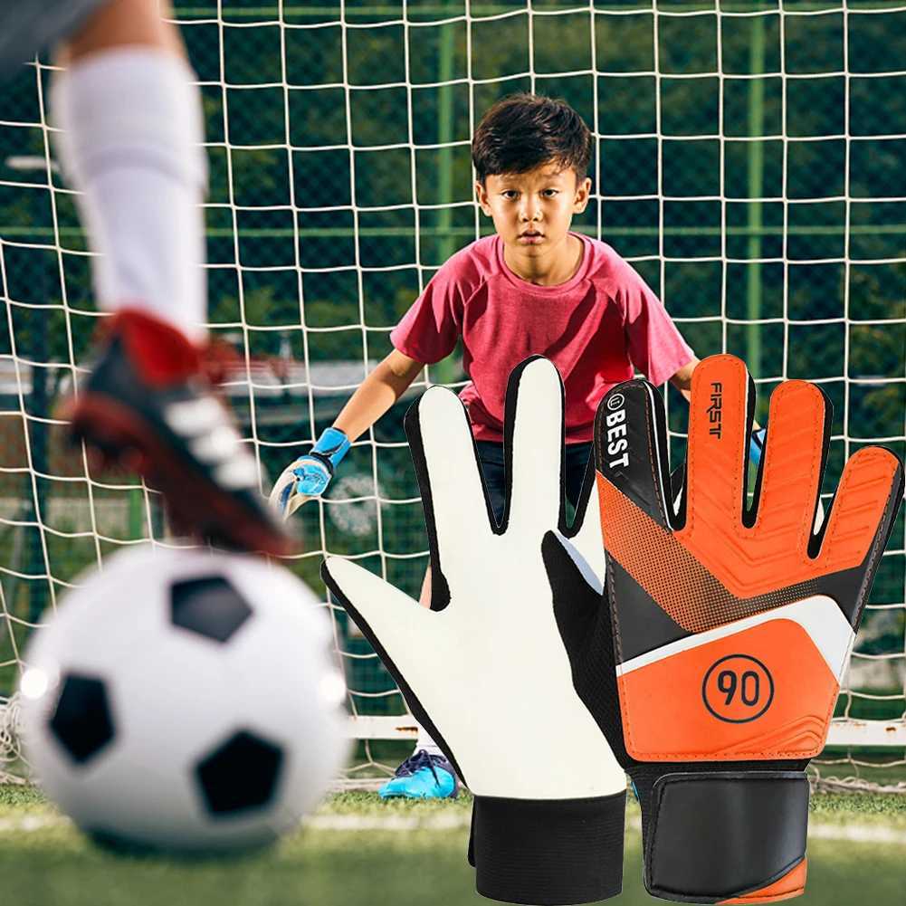 1Pair Football Goalie Gloves Hand Guard for Kids Latex Football Goal Keeper Mitts Anti-collision Non-slip Lightweight SportingW251112