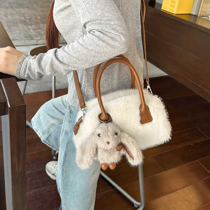 Fashionable Plush Crossbody Bag for Daily Commuting Versatile Single Shoulder Bag Korean Version Cute Handle BagT2511112