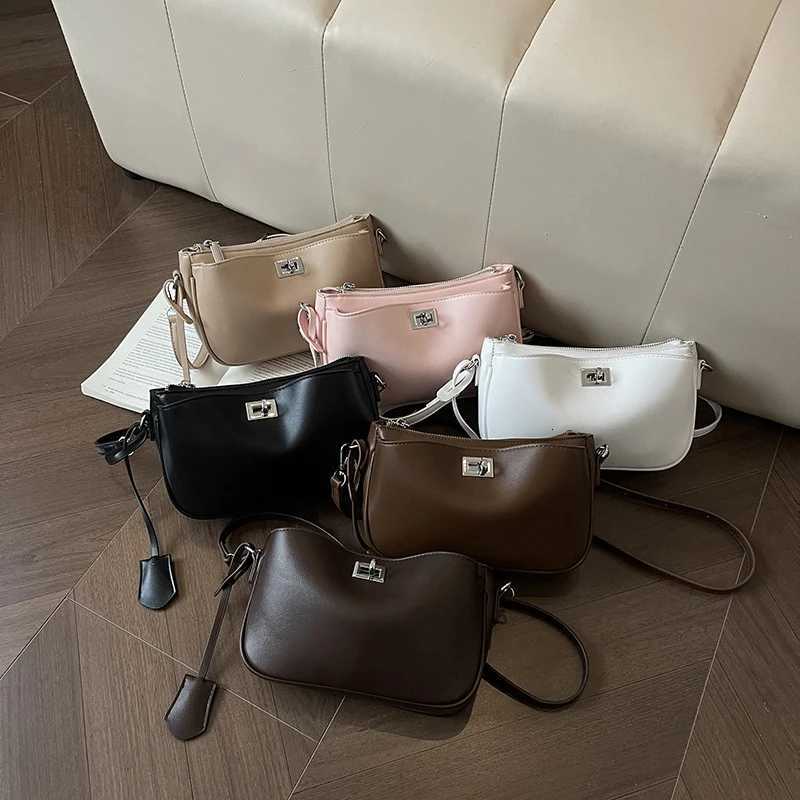 Fashion Temperament Women Crossbody Shoulder Bag2025 Spring Retro Single Underarm Side BagDesigner Commuting Small Square BagT2511112