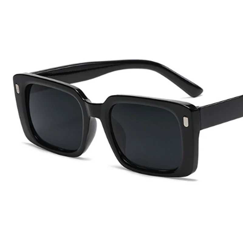 Vintage Rivet Square Sunglasses Woman Brand Designer Personality Sun Glasses Female Fashion Orange Retro Oculos De Sol Z250411