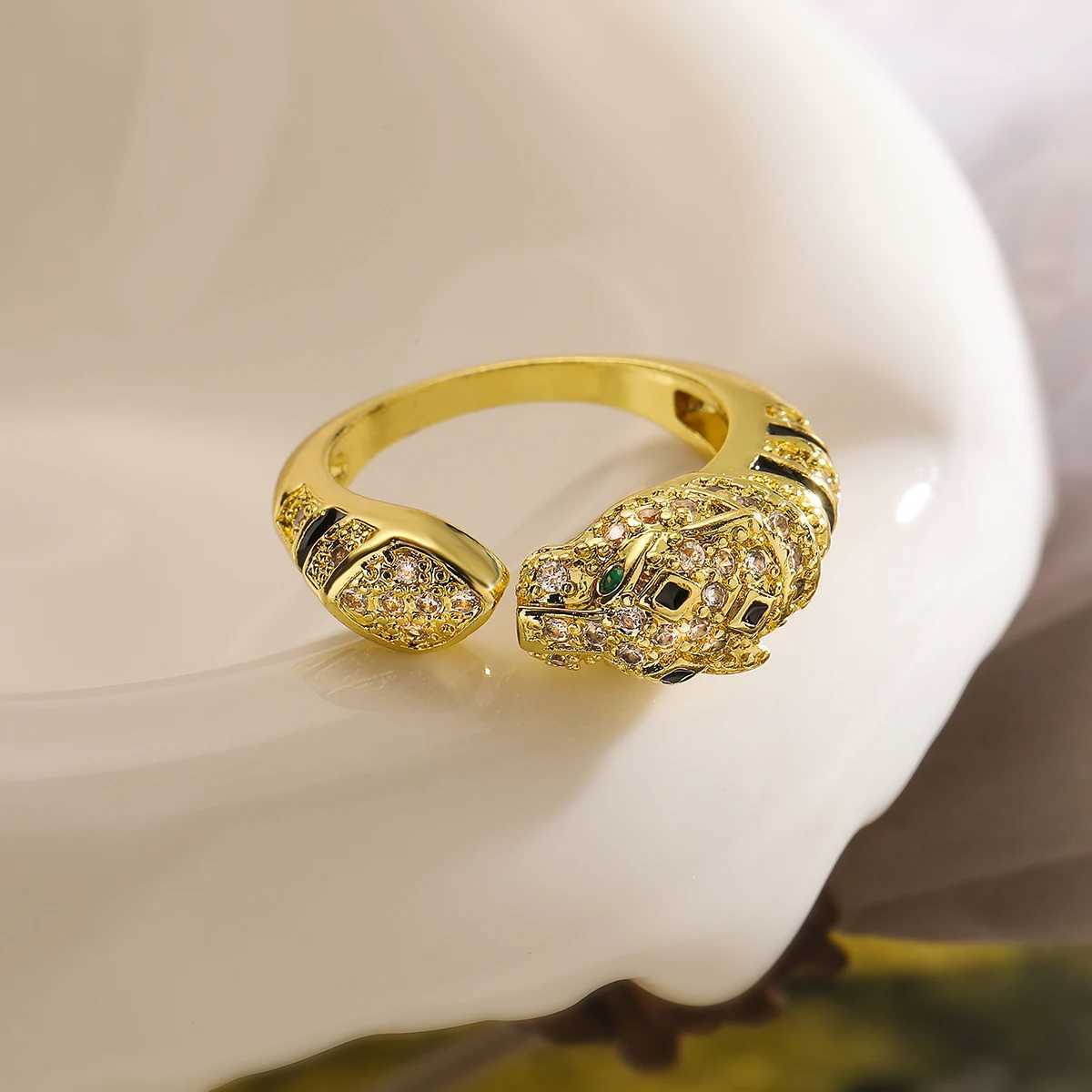 Mafia high-quality classic design gold-plated animal leopard copper ring exquisite cubic zirconia hip-hop ring party jewelry giftXJ250412