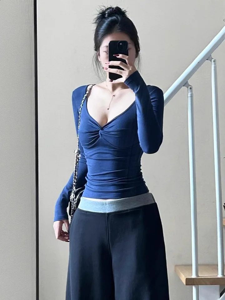 Womens fashionable deep Vneck top long sleeved Tshirt autumn womens sexy low cut solid slim fit 250411e