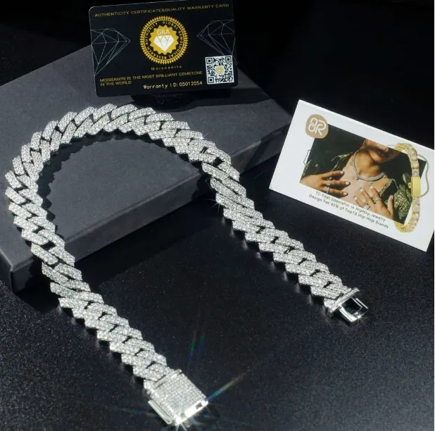 Sterling Silver Hip Hop Cuban Link Chain with 18mm Iced-Out Cubic Zirconia Pendant for Men
