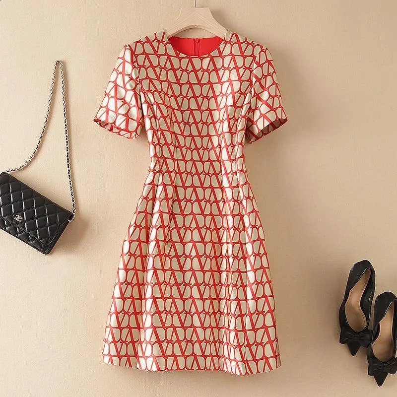 jacquard spring short sleeved dress highend elegant round neck slim fit summer Aline skiing 2024 250411