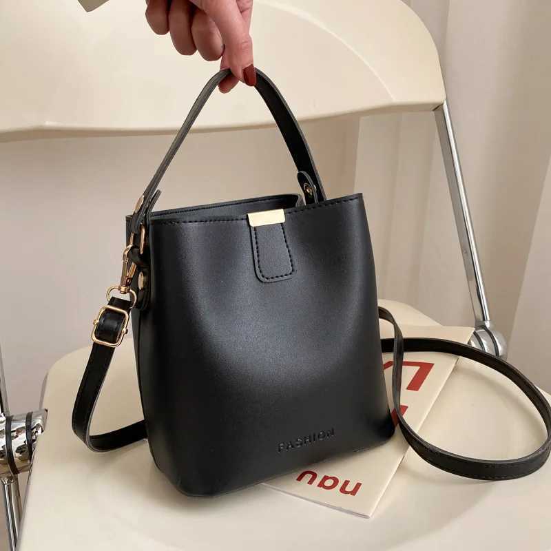 Womens PU leather handbag casual handbag womens messenger shoulder bag brand design womens handbag Bolsa blackXJ250412
