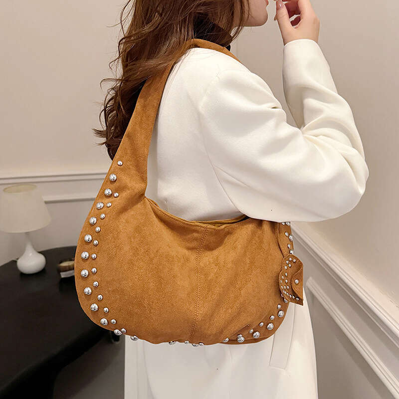 2024 Autumn/Winter New Deer Skin Velvet Women's Bag Single Shoulder Diagonal Cross Rivet Matte Crescent Underarm Casual Tote Handbag