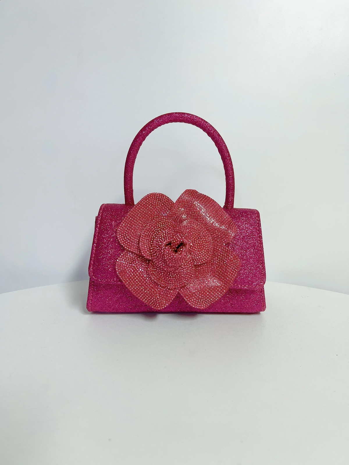 Comes with Exquisite evening bag party clutch banquet wallet floral handbag suitable for weekend events dances and formal parties 250401