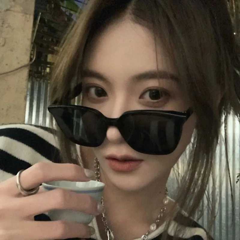 Retro Large Frame Sunglasses Men and Women UV Protection SunglassesC250411