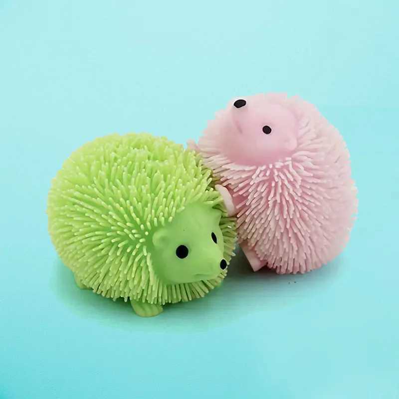 High Quality 1 clip on hedgehog squeeze toy flash creative violin toy pressure reducing sensor toy childrens adult gift T2504012