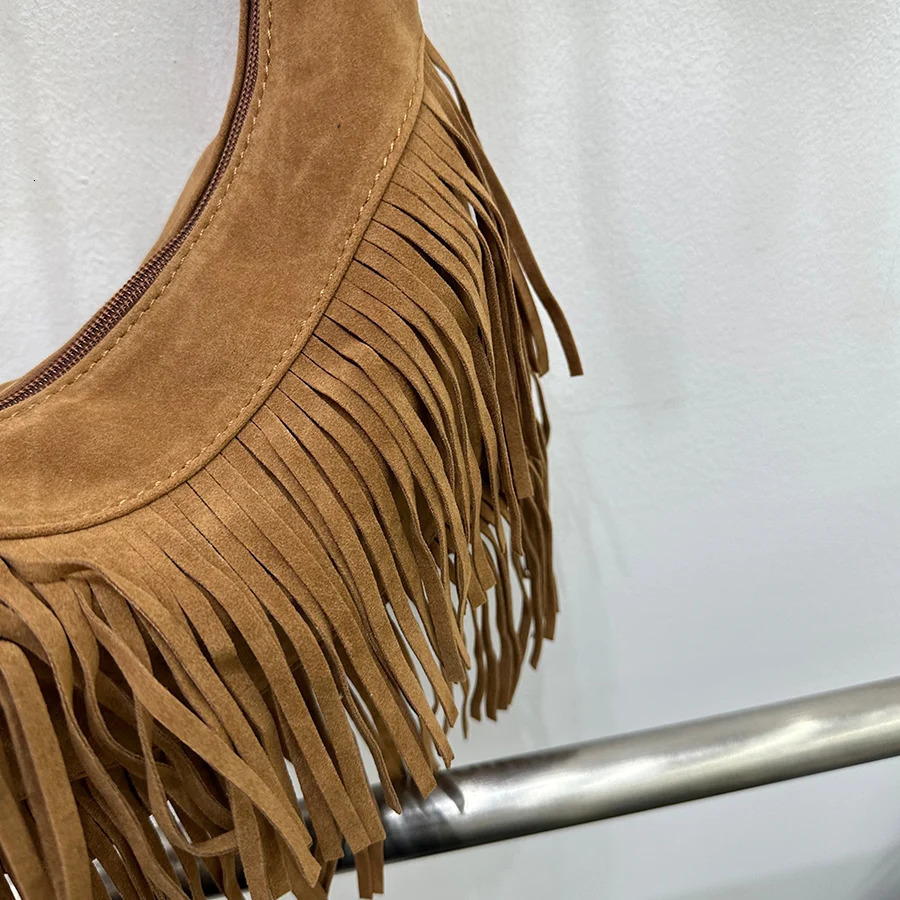Retro Suede Velvet Tassel Single-Shoulder Crossbody Bags For Women Boho Style Fringe Solid Handbags For Outdoor Travel 251110