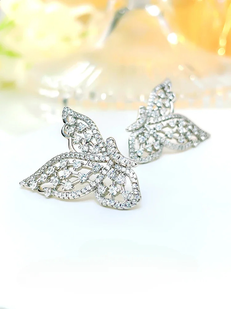 Desire Fashion Light Sweet Butterfly Wings Pure Silver Early Studies with High Carbon Diamonds Womens Unique 250409