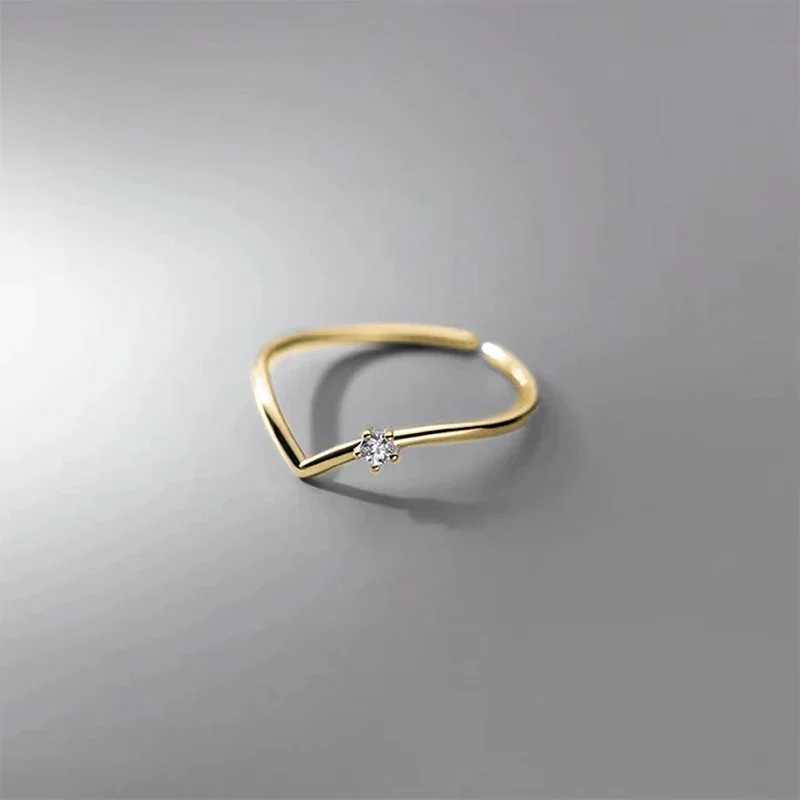 New Fashion Simple Single Circle V-shell Thin Ring for Women Crystal Zircon Summer Open Ring Accory Womens Daily Ring GiftXJ250412