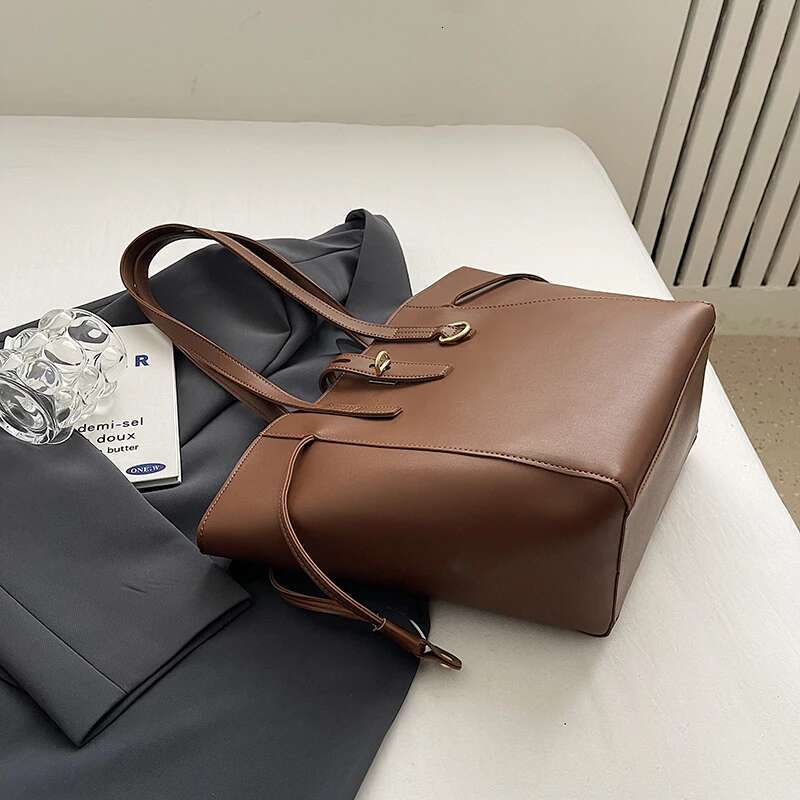 Fashion Trend Retro Leather Hand-Held Single Shoulder High Capacity Tote Bucket Ladies Bag