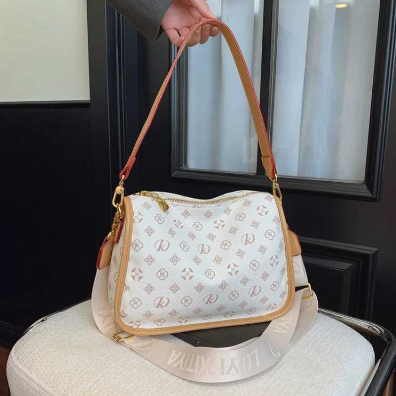 Sophisticated Ladies Crossbody Bag Genuine Leather Designer Style Hands Free ConvenienceW251111