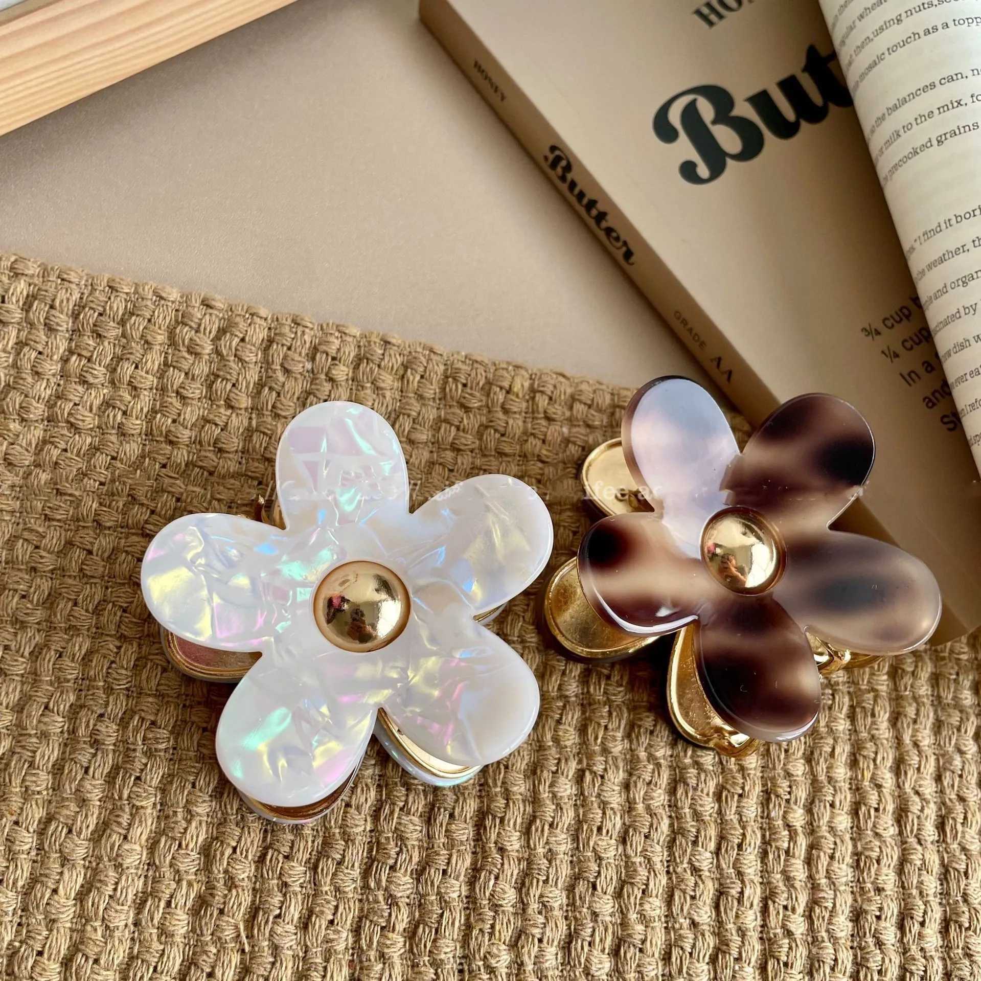 New fancy hair clip acetate claw clip retro hair clip fashionable claw clip girls hair clip Y2504012
