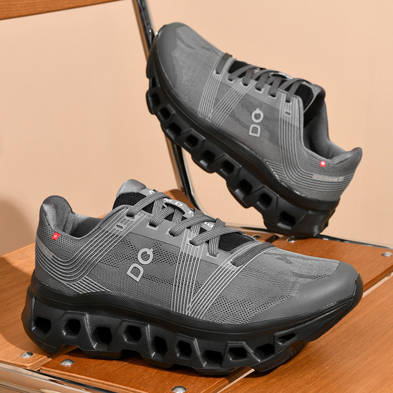 Sports shoes men casual shoes fashion trendy thick soled breathable mesh sports shoes plus size running men shoes