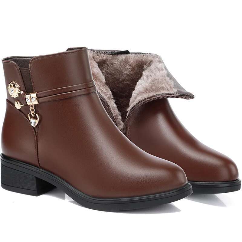 2025 New Women's Bare Short Thick High Heels Comfortable Waterproof Wool Soft Bottom Designer Fashion Snow Boots