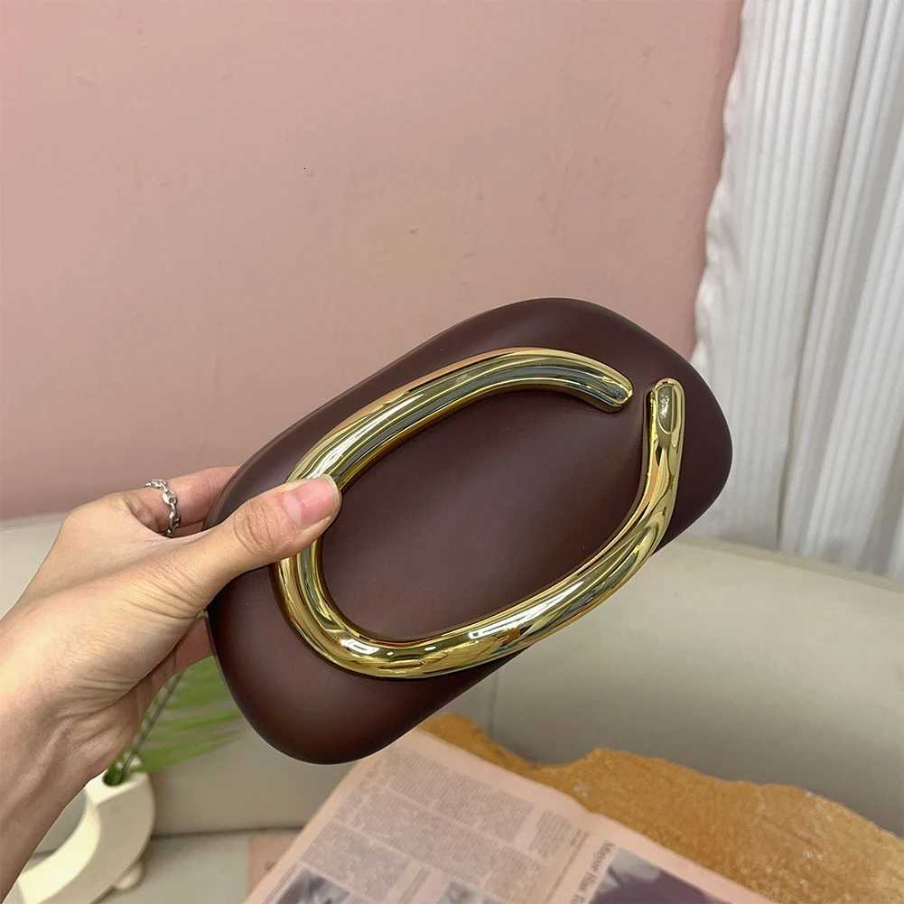 Women Vintage Crossbody Bag with Chain Versatile Sling Bag Elegant Evening Bag Shopping Travel Party Phone BagW251112