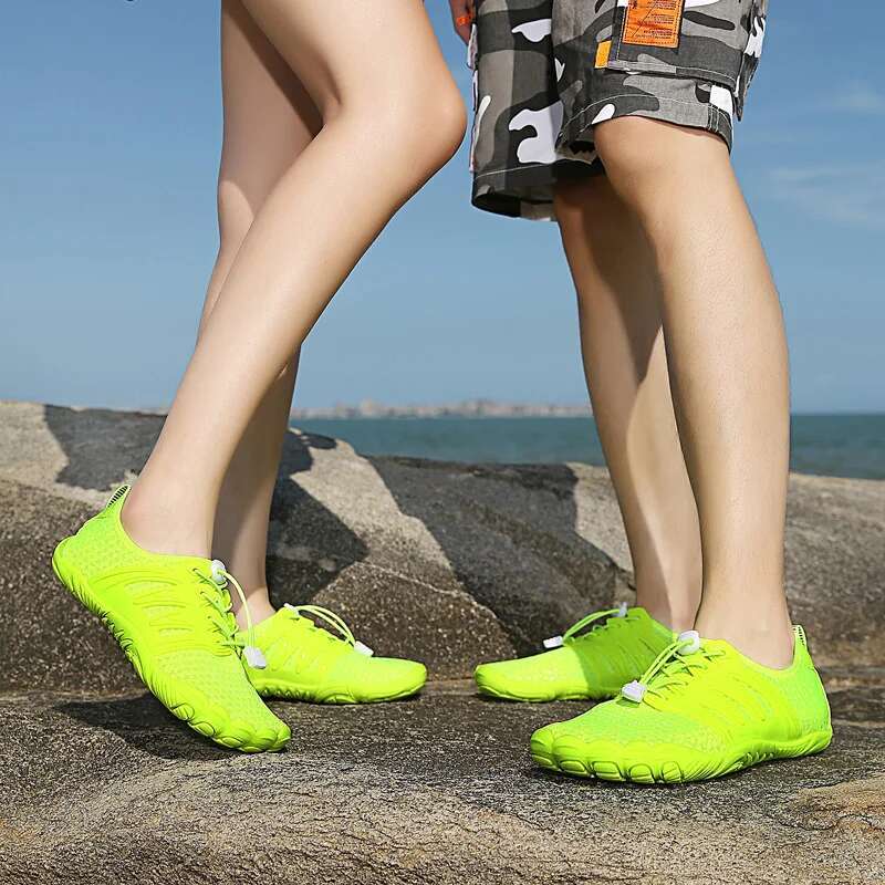 2025 Summer New Women's Men's Water Swimming Shoes Five Finger Water Designer Fashion Sports Shoes Beach Barefoot Surfing Slippers Beach and