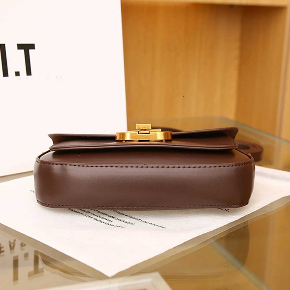 Light Luxury Tote Bag for Women Retro Fashion Chain Shoulder bag Versatile Commuting Crossbody Bag Ladies Small Square BagsW251112