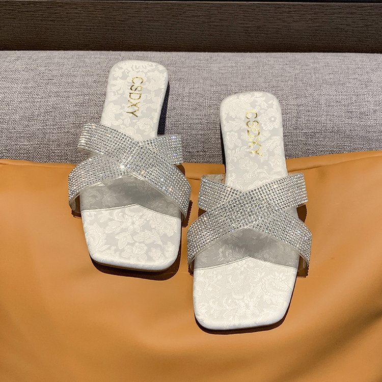 Ladies 2025 summer new cross with rhindiamonds sandals lazy people wear new Chinese big size square head beach shoes