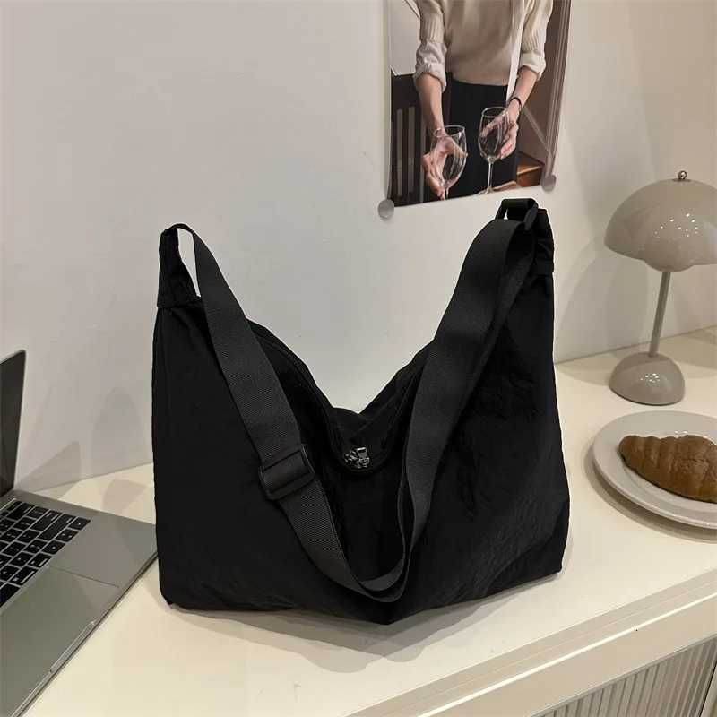 New Korean Style Crossbody Bag Large Capacity Lightweight Casual Shoulder Bag Textured Casual and Simple Design Bags for TravelT2511112