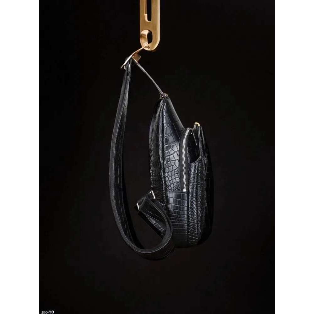 Quality Mens Crocodile Skin Genuine Leather Fashion Designer Casual Chest High Street Single Shoulder Crossbody Bag