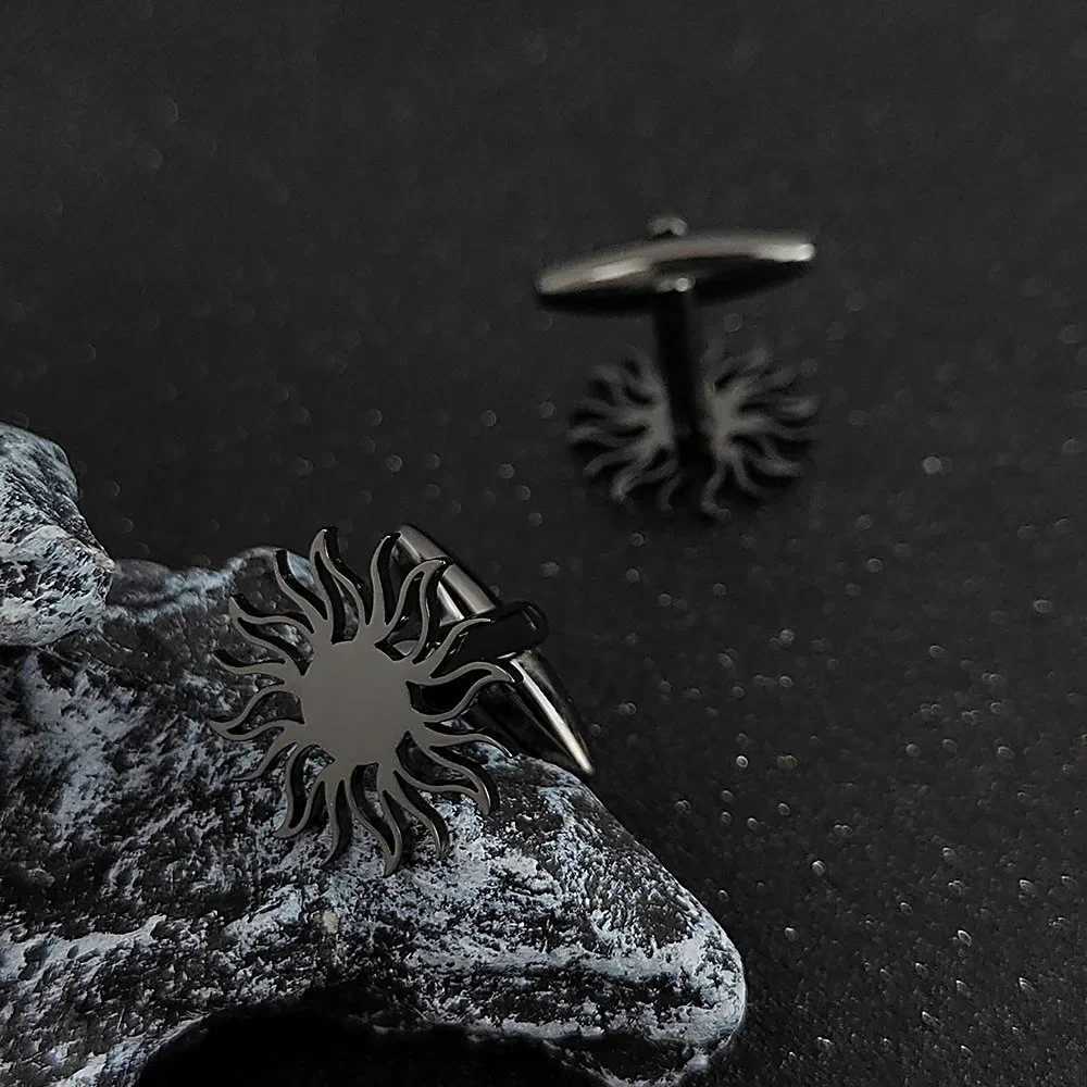 Retro Sun Totem Mens Cufflinks Gold Stainless Steel Mens Cufflinks Shirts Cufflinks Fashion Jewelry Wedding GiftsT250412