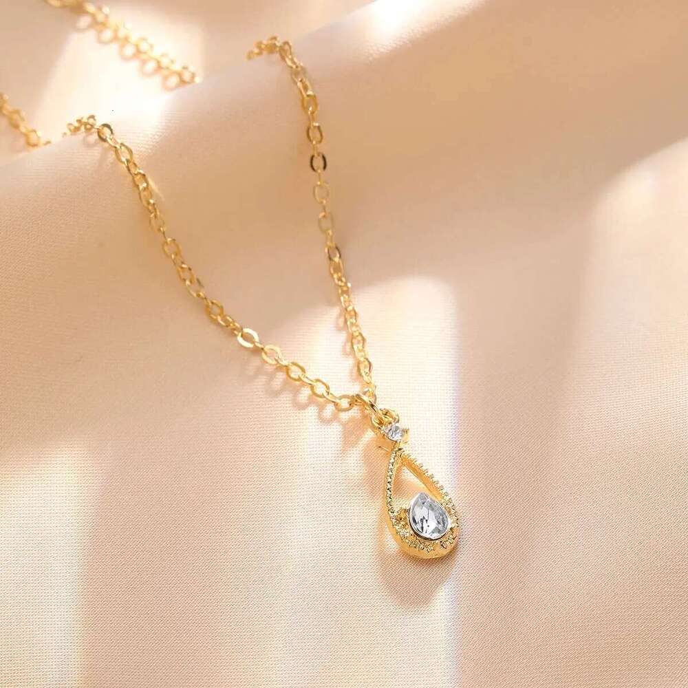 French Micro-inlaid Zircon Water Drop Temperament Super Immortal Necklace Student Clavicle Chain Girl Ins Cold Breeze